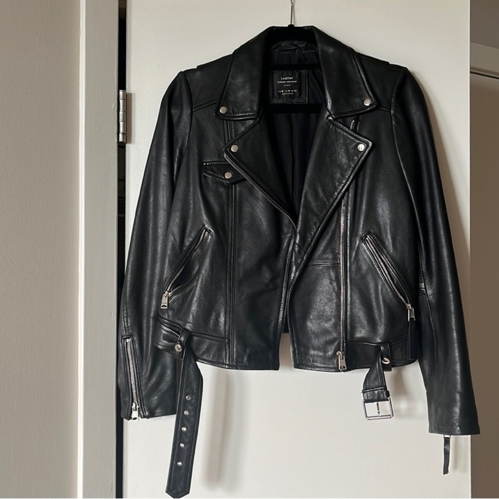 Zara 100% genuine leather jacket in size M